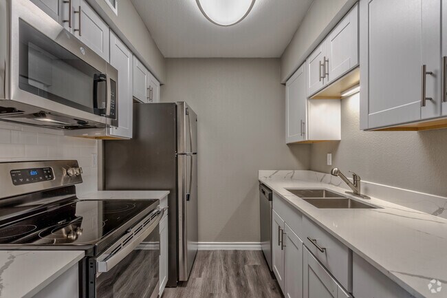 2BR, 1.5BA - 853 SF B1 - Kitchen