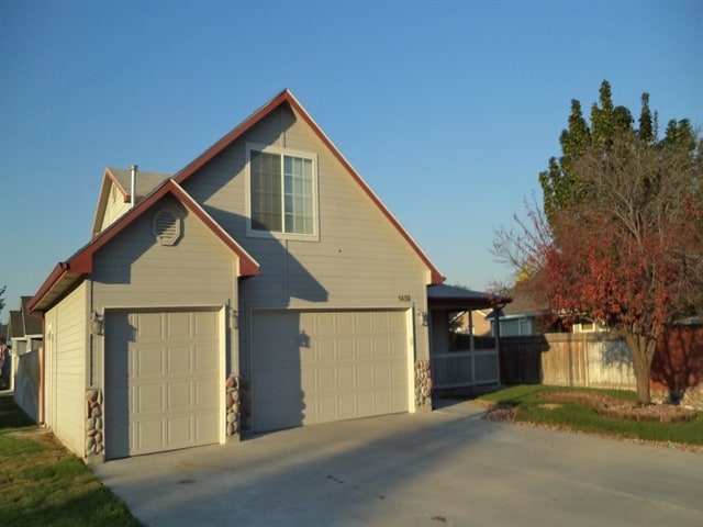 Building Photo - 1439 W Crenshaw St