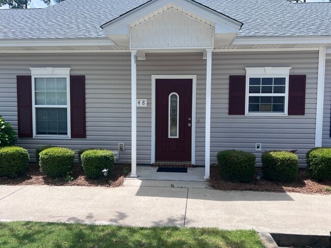 Building Photo - Newly renovated 2 bedroom, 2 bathroom townhome coming soon!
