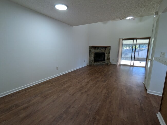 Photo - 5591 Greatpine Ln S