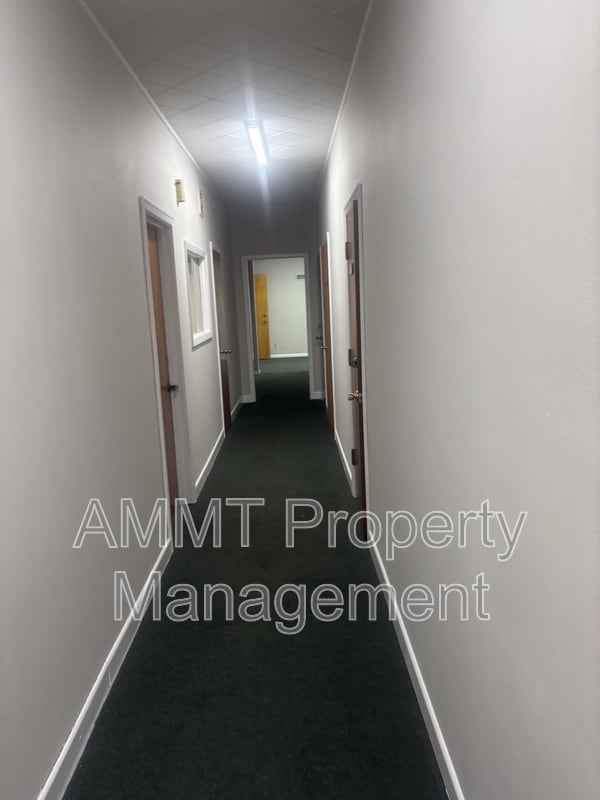 Photo - 114 E 4th St