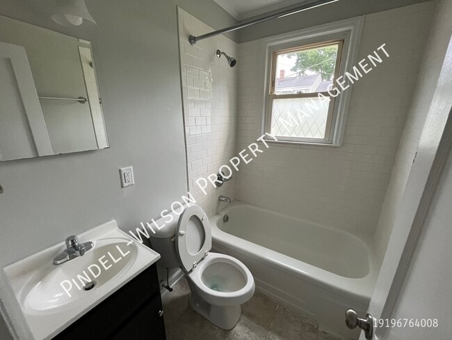 Photo - 2203 Brewer St