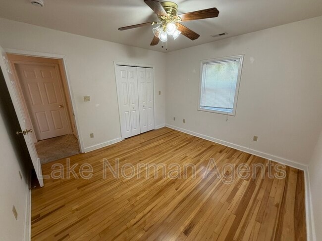 140 Watkins St Unit Upstairs