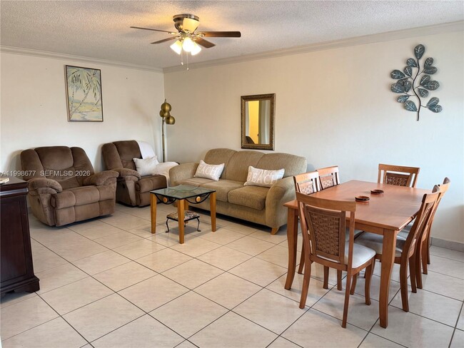 Building Photo - 920 SW 11th Ave Unit 11D