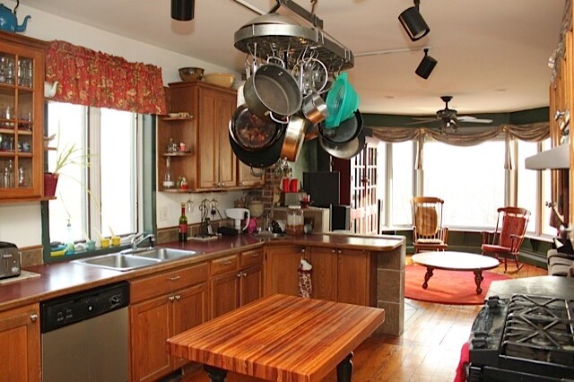 53 Lawn St Unit 2