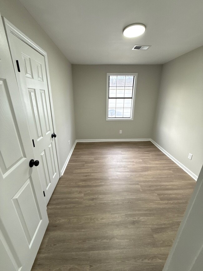 Photo - 612 Windrow Rd