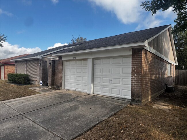 16730 Summer Dew Ln