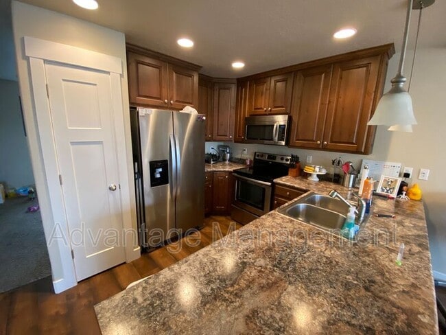 Photo - 887 Independence Ave