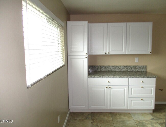 Photo - 851 W Crestwood Ave