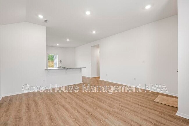 2637 E Gila Wy