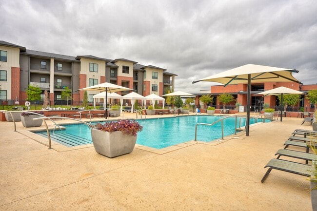 35 Degrees North Apartment Homes