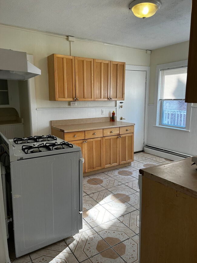 Building Photo - 8 Dudley St Unit 1 Rental