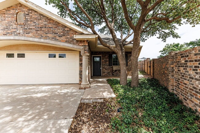 Photo - Spacious 3-Bedroom in Gated Community Unit 9