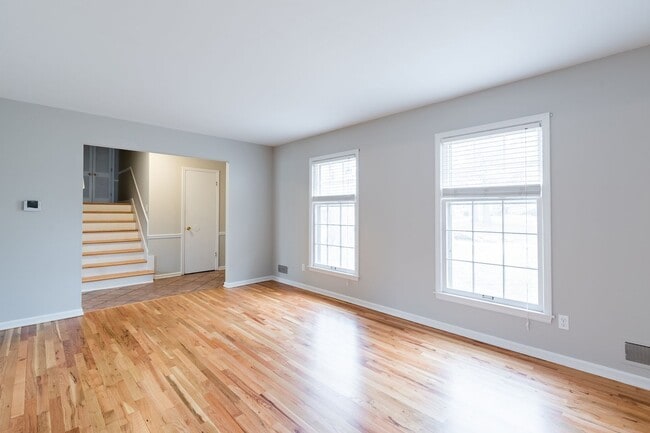 Photo - 3 Bed Home in Cul-de-Sac Great Location
