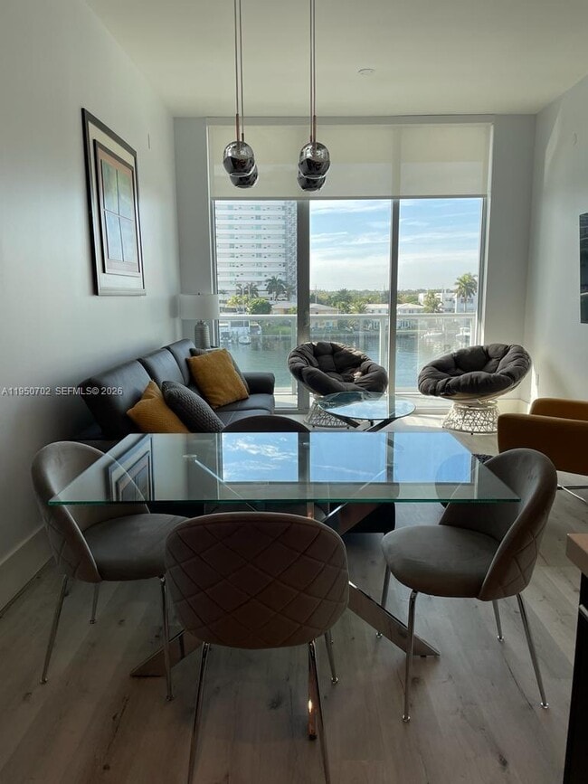 Building Photo - 7928 East Dr Unit 403