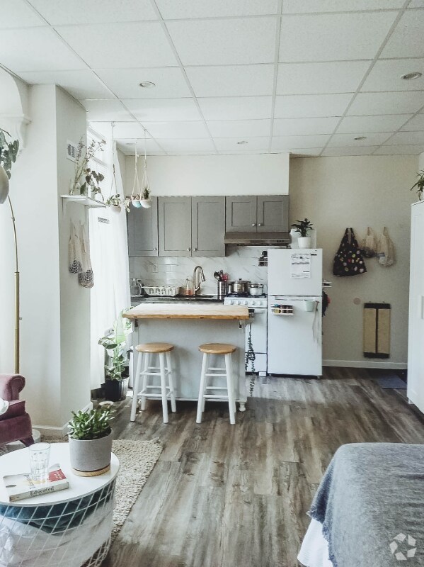 Building Photo - 425 S 15th St Rental
