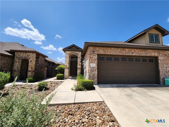 Photo - 712 Creekside Cir