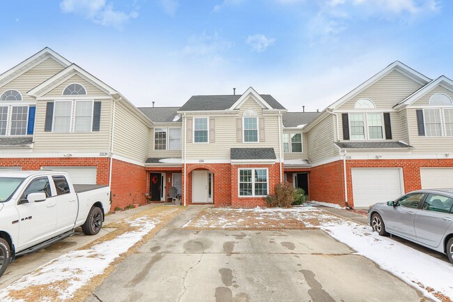 Townhome in the Kellam District - Townhome in the Kellam District