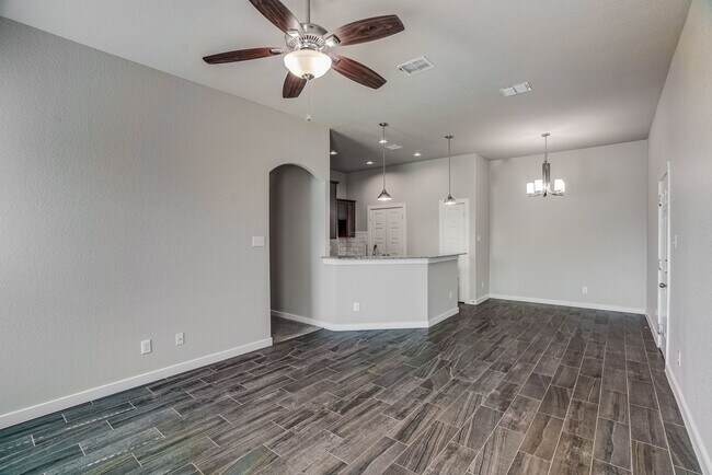574 Creekside Frst