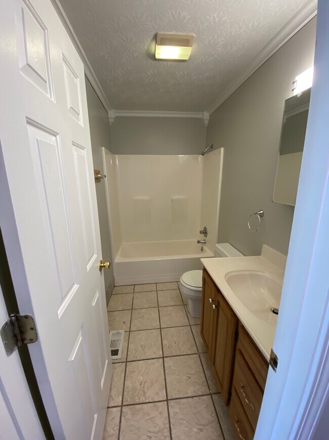 569 Campbells Creek Dr Townhome Townhome Rental in Charleston WV