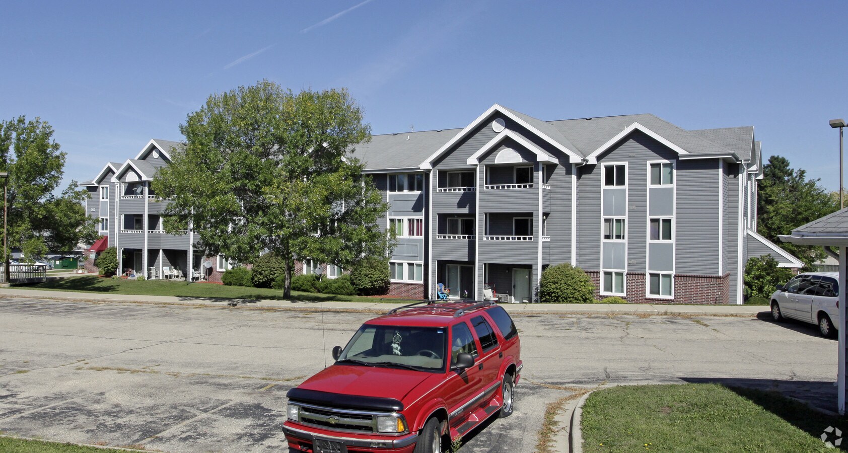 Photo - School Street Apartments