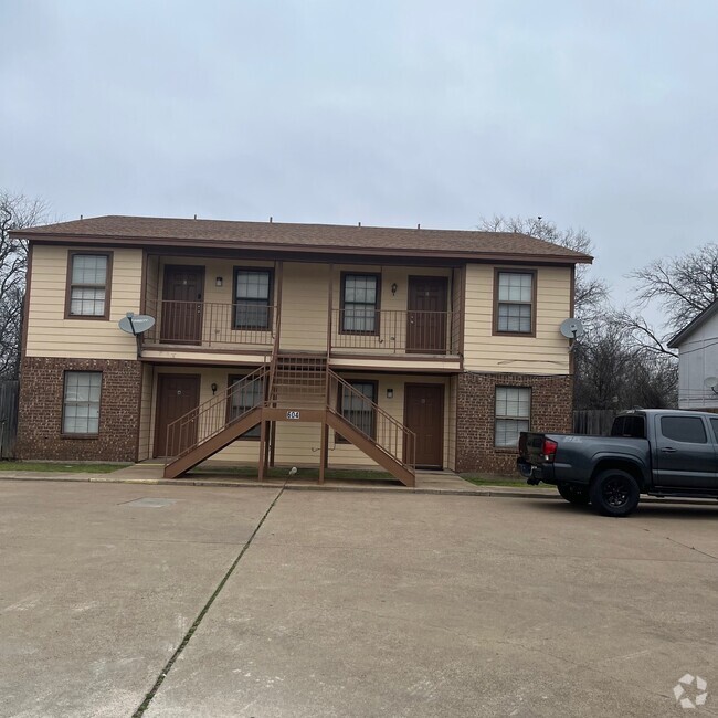 Building Photo - 604 Race St Unit D Rental