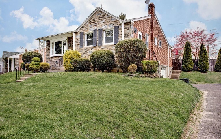 7618 Lexington Ave