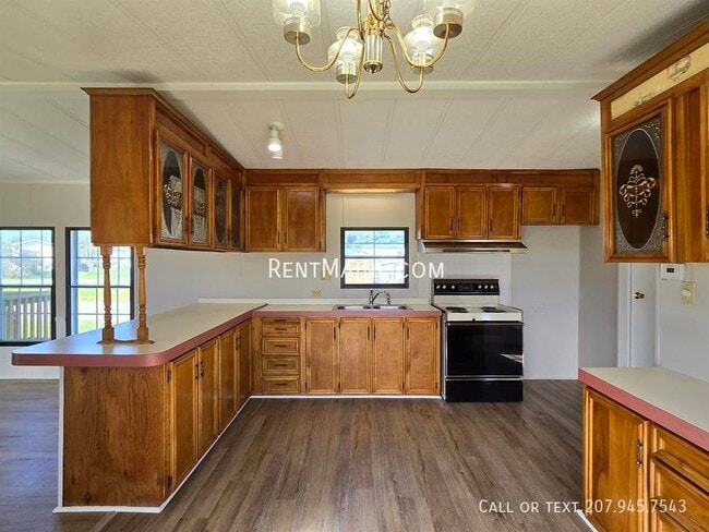Photo - 118 E St.-