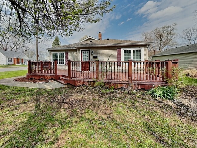 Building Photo - 102 Green Acre Dr