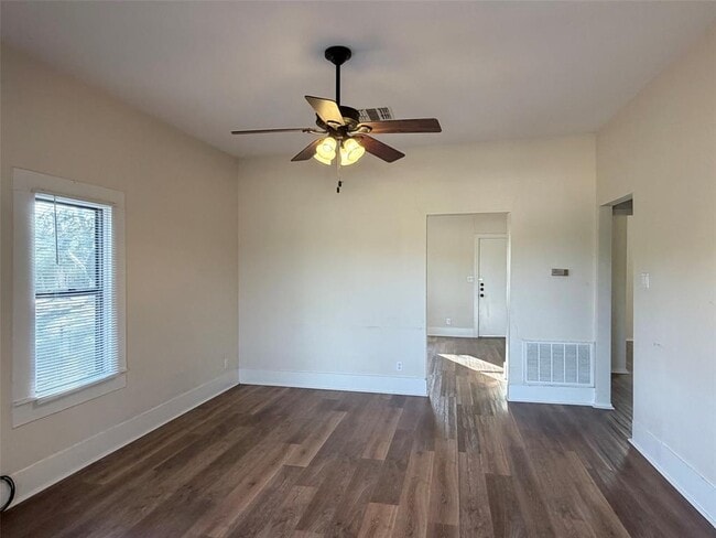 Photo - 1504 Watterson Rd