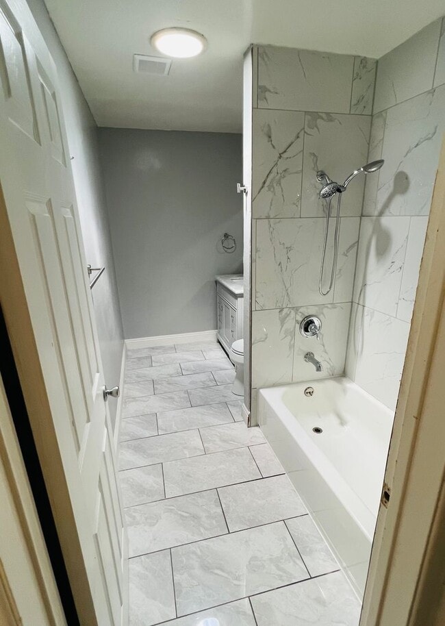 Photo - 5 bed 3 bath w/ large rooms and backyard