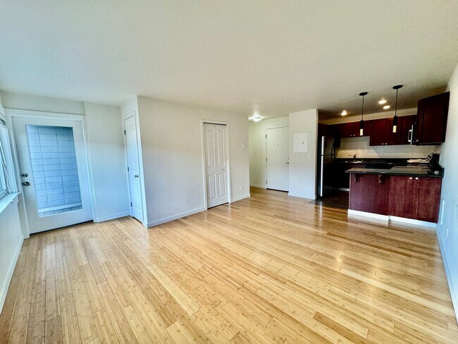 Photo - One month off rent if signed before Februa... Unidad 405