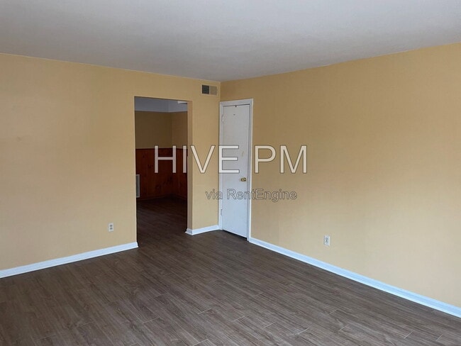 Photo - 2524 Flanigan Ct Unidad 2