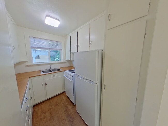 Photo - Glacier Tri-Plex Unit 1408 Ferry Street