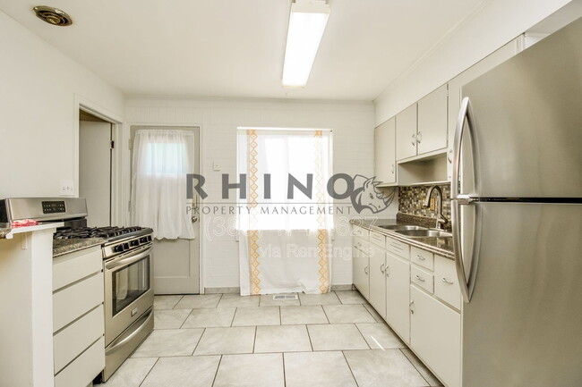 Photo - 1154 Fremont Ave W