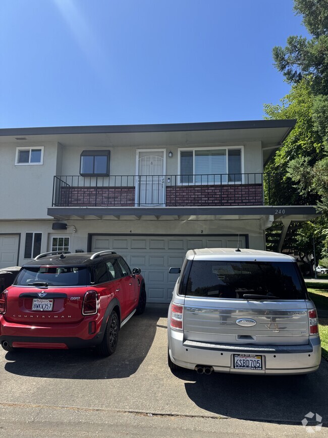 Building Photo - 240 Breuner Dr Rental