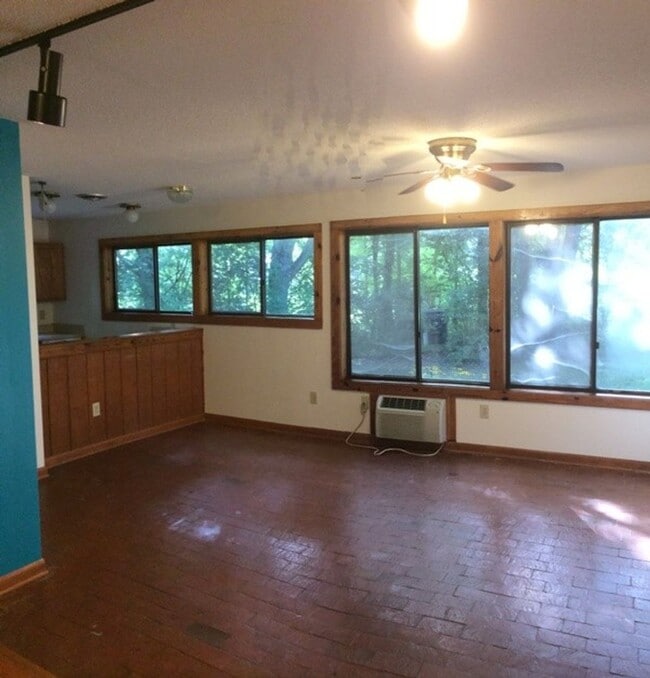 Photo - 106 Pleasant Dr Unidad A
