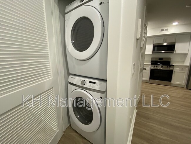 Photo - 3932-36 Mt Vernon St