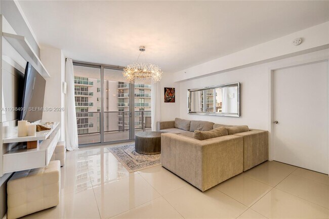 Photo - 488 NE 18th St Unidad 1511