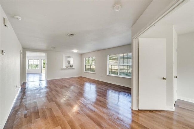 Photo - 2618 Byfield Dr