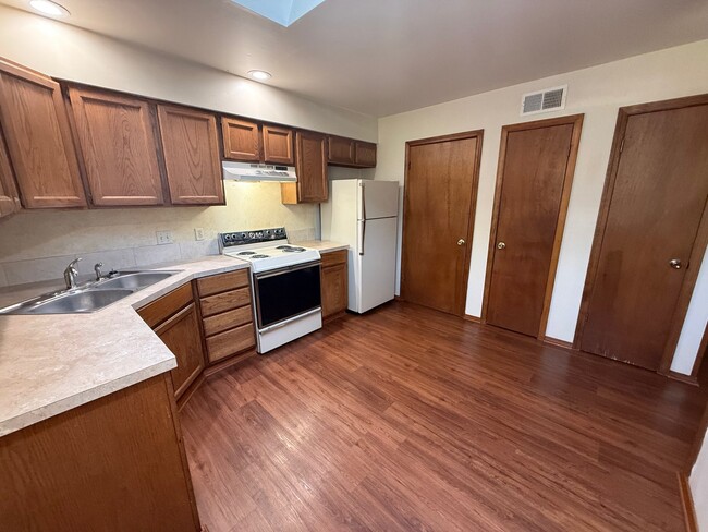 Photo - 2632 W C St