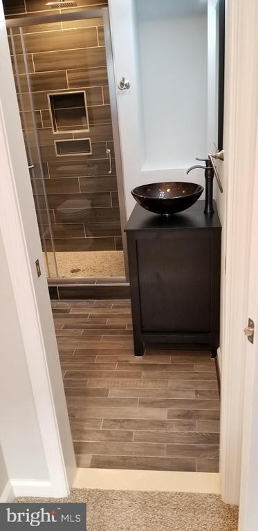 Photo - 8233 Lyndhurst St