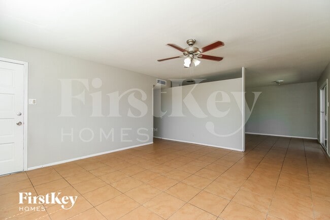 Photo - 5213 S 47th Pl