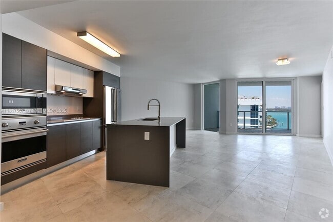 Building Photo - 9821 E Bay Harbor Dr Unit # 902 Rental