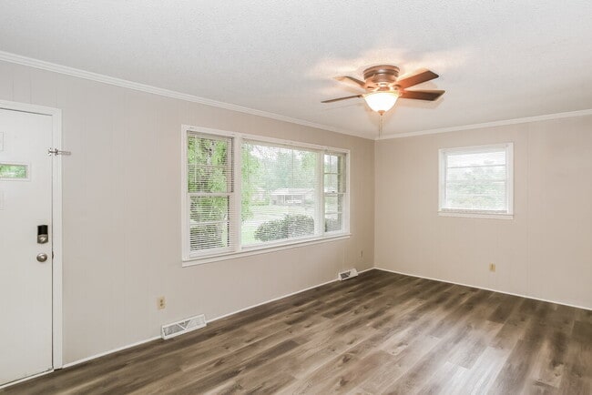 Photo - 125 Pinevale Dr