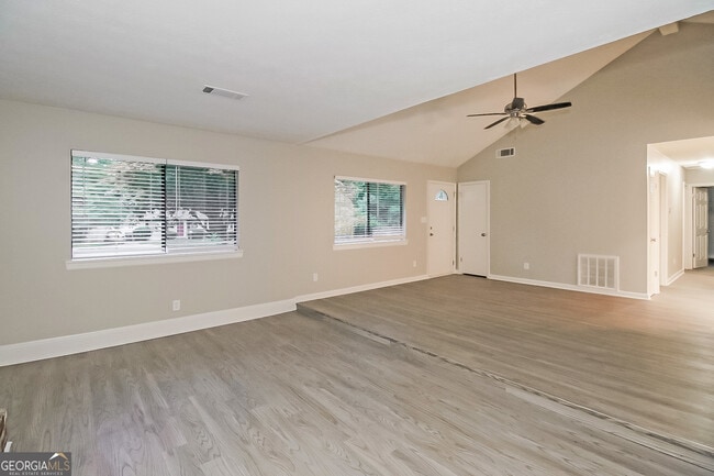 Photo - 10084 Silent Trail