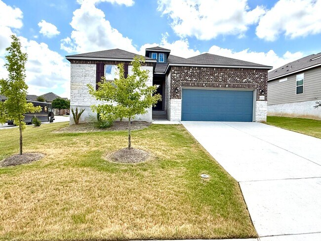 Photo - **APPLICATION RECEIVED** AVAILABLE NOW! Mo...