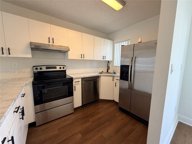 Photo - 2710 W 76th St Unit 206