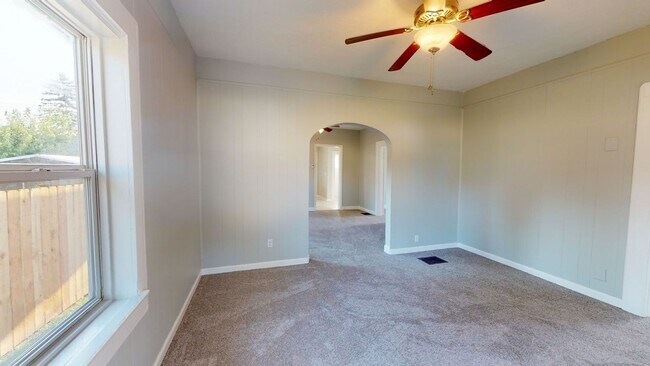 Photo - 914 North Goodlet Avenue