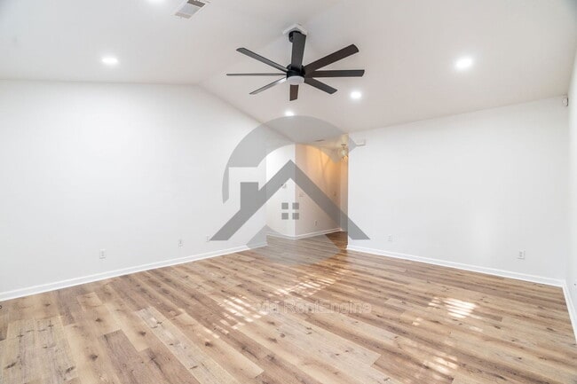 Photo - 202 Wild Ivy Cove